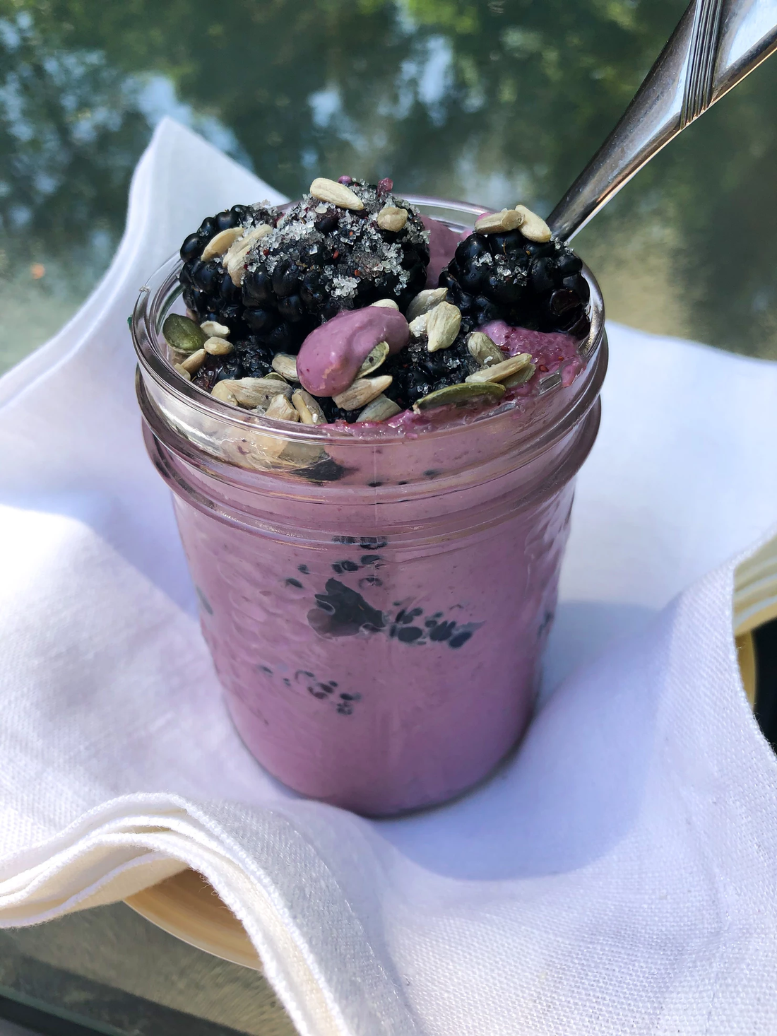 Crème déjeuner aux fraises et noix de cajou