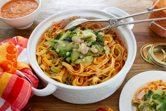 Pâtes sauce rosée aux courgettes à l'ail et olives