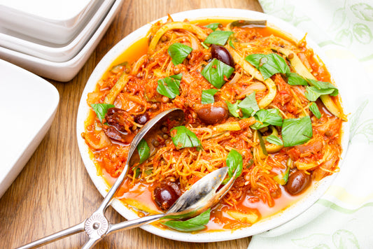 Courge spaghetti et courgettes aux tomates, abricots et protéines végétales