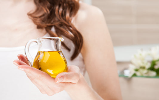Troquez votre crème chimique pour l'huile d'olive de première pression à froid !